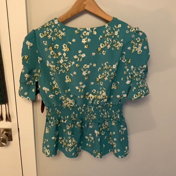 NWT Rabbit Rose Blouse - Picture 3 of 4